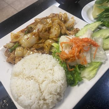 Pho Rex - 36. Spicy Chicken Sauteed with Lemongrass and Onions Rice - Vietnamese Near Me - Norco, California