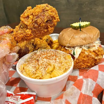 Underdog Hot Chicken - Combo 1 and Combo 3 with Mac and Cheese side and cajun fries - Chicken Wings Near Me - Boston, Massachusetts
