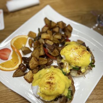 Mimosas Brunch & Bubbles - South of the Border Benedict (carnitas) - Breakfast & Brunch Near Me - Campbell, California Mimosas Brunch & Bubbles - South of the Border Benedict (carnitas) - Breakfast & Brunch Near Me - Campbell, California