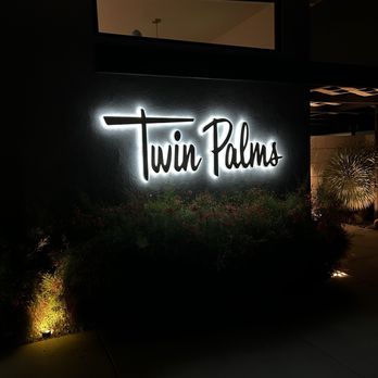 Twin Palms Resort - In front of the resort - Resorts Near Me - Palm Springs, California Twin Palms Resort - In front of the resort - Resorts Near Me - Palm Springs, California