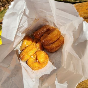 Snow-Line Orchard - fresh donuts 10/10 crispy outside, fluffy inside! - Fruits & Veggies Near Me - Oak Glen, California Snow-Line Orchard - fresh donuts 10/10 crispy outside, fluffy inside! - Fruits & Veggies Near Me - Oak Glen, California