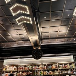 Mox Boarding House - Portland - Bar area
