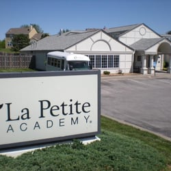 La Petite Academy on North Oak Trafficway