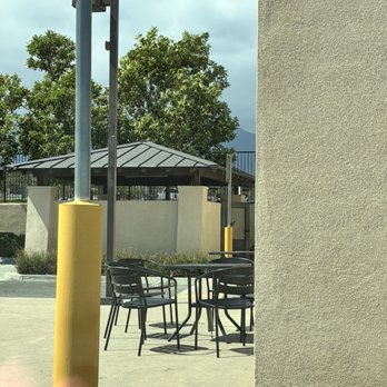 Krak Boba - Tables and seats outside on the side of the building - Bubble Tea Near Me - Rancho Cucamonga, California Krak Boba - Tables and seats outside on the side of the building - Bubble Tea Near Me - Rancho Cucamonga, California