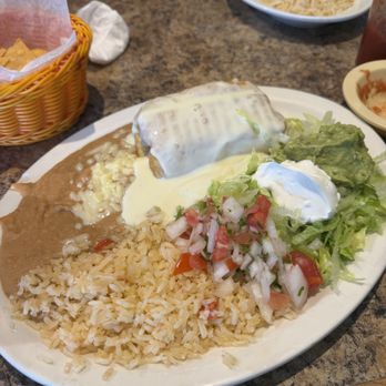 Los Potros - Beef Chimichangas - Mexican Near Me - Ooltewah, Tennessee Los Potros - Beef Chimichangas - Mexican Near Me - Ooltewah, Tennessee
