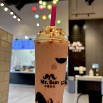 Mr Sun Tea - Strawberry Milk Smoothie w/Crystal Ball - Juice Bars & Smoothies Near Me - Fremont, California