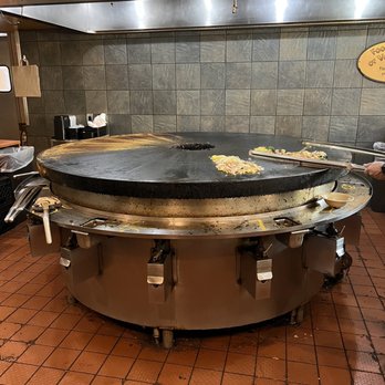 BD’S MONGOLIAN GRILL - Updated August 2025 - 106 Photos & 178 Reviews
