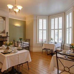 Gyves House guesthouse - breakfast room