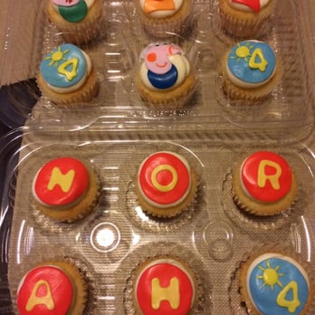 Meebah Desserts - Peppa Pig mini cupcakes for my daughter's 4th Birthday - Desserts Near Me Meebah Desserts - Peppa Pig mini cupcakes for my daughter's 4th Birthday - Desserts Near Me