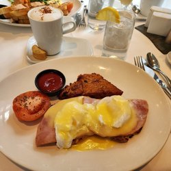 LIV Restaurant - Eggs Benny. Good stuff.