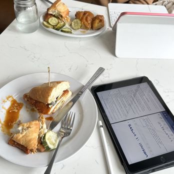 Summer Kitchen +bakeshop - chicken sandwich, peach tart - New American Near Me - Berkeley, California