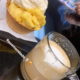 Passion fruit and coconut ice cream, amazing! Passion fruit and coconut ice cream, amazing!