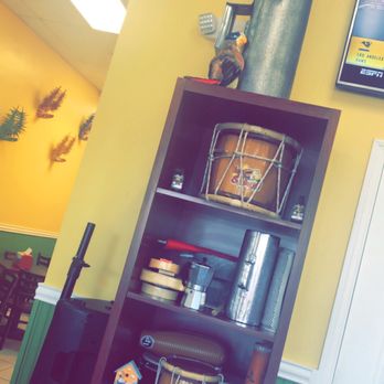 Llego El Sabor - Decoration inside - Latin American Near Me - Hialeah, Florida Llego El Sabor - Decoration inside - Latin American Near Me - Hialeah, Florida