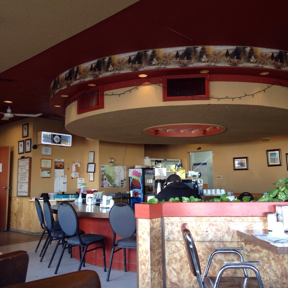 Sundre Hotel Restaurant - old school interior. so cute! - Canadian (New) Near Me - Sundre, Alberta