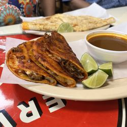 Mi Tierra - Quesabirria tacos