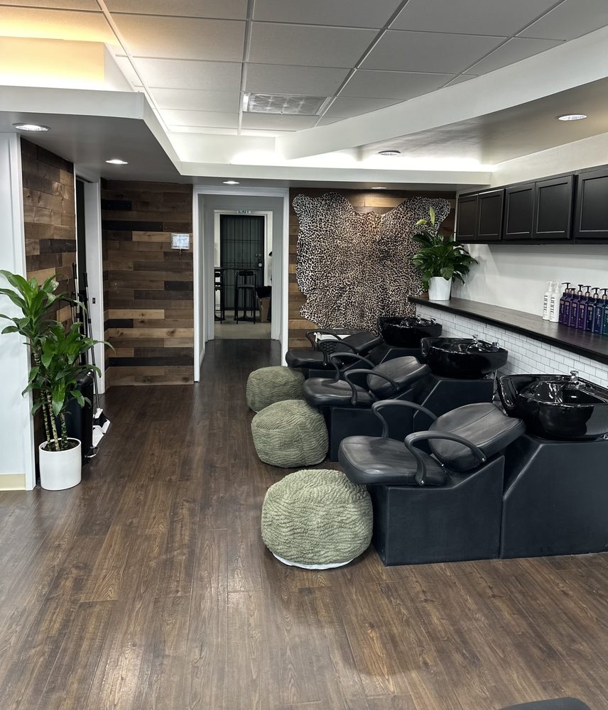 Lions Mane Hair Lounge