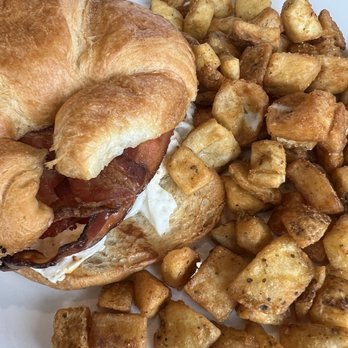 Nappi’s Nook - Breakfast & Brunch Near Me - Nesconset, New York
