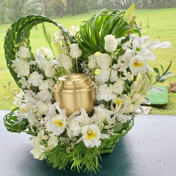 Country Heart Flowers - The tuberose smelled so good. - Florists Near Me - Kaneohe, Hawaii