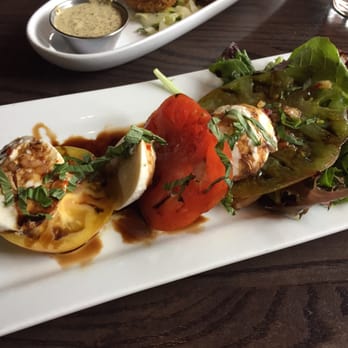 Thirsty Lion - Heirloom tomato salad - American Near Me - Denver, Colorado Thirsty Lion - Heirloom tomato salad - American Near Me - Denver, Colorado