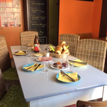 Cafe Planlos - gedeckter Tisch - Cafes Near Me - Siegen, NW
