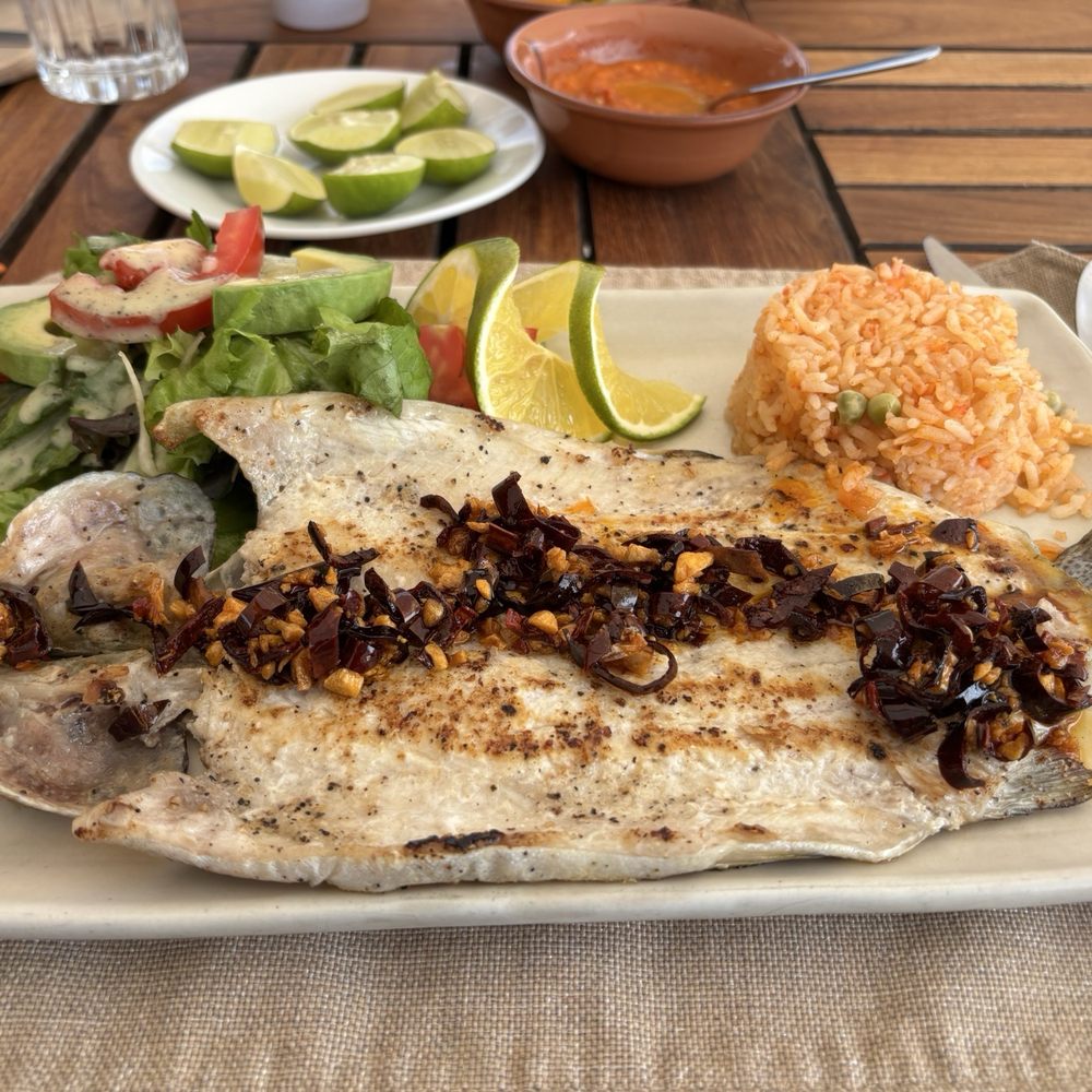 La Michoacana - Trucha a la plancha en ajillo - Mexican Near Me - Valle de Bravo, MEX La Michoacana - Trucha a la plancha en ajillo - Mexican Near Me - Valle de Bravo, MEX