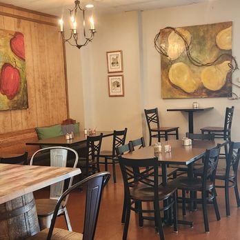 Hollands - Comfy seating - American Near Me - Suffolk, Virginia Hollands - Comfy seating - American Near Me - Suffolk, Virginia