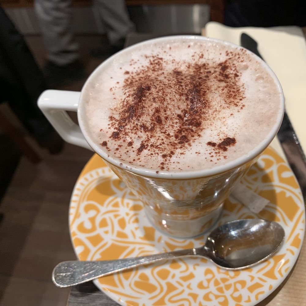 Le P'tit Bistro - Hot chocolate. My son said it was amazing. - Brasseries Near Me - Paris, 75