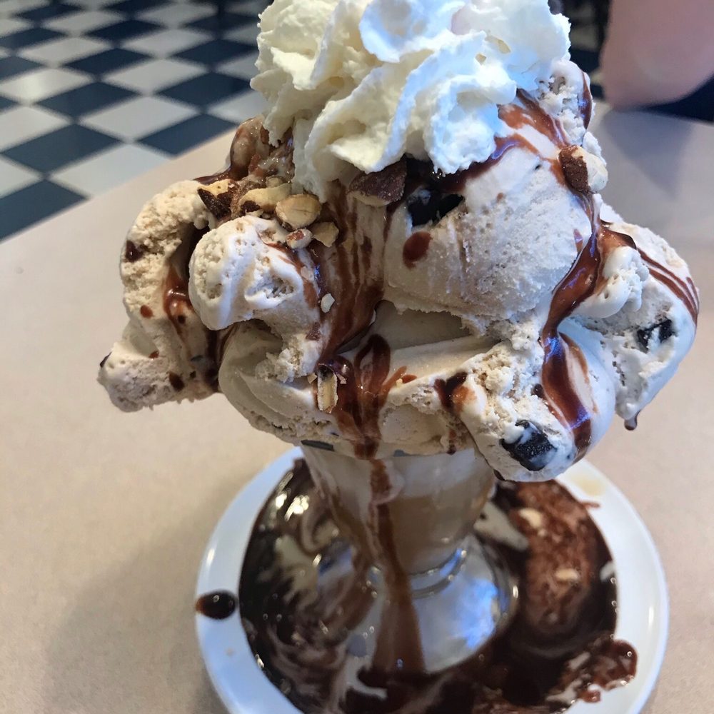 Leatherby's Family Creamery - Allan's Black & Tan - Ice Cream & Frozen Yogurt Near Me - Draper, Utah