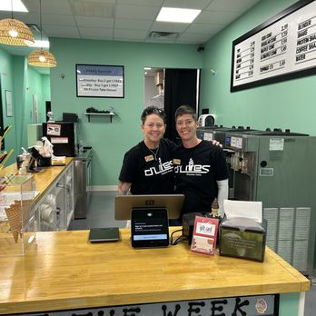 D'Lites Marble Falls - New owners Sarah and Kelly - Ice Cream & Frozen Yogurt Near Me - Marble Falls, Texas