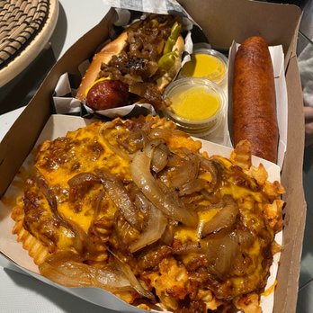 Joe Schmoe's - Chili Cheese Fries, Market Street Polish, Corn Dog - Ice Cream & Frozen Yogurt Near Me - Cypress, California