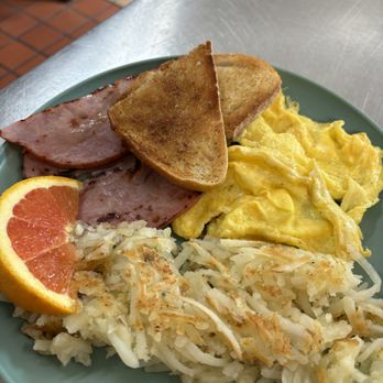 Jenner Inn Cafe - Breakfast & Brunch Near Me - Jenner, California Jenner Inn Cafe - Breakfast & Brunch Near Me - Jenner, California