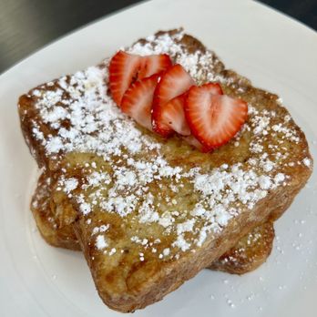 HJ’s Cafe - French Toast - Breakfast & Brunch Near Me - St. Louis, Missouri