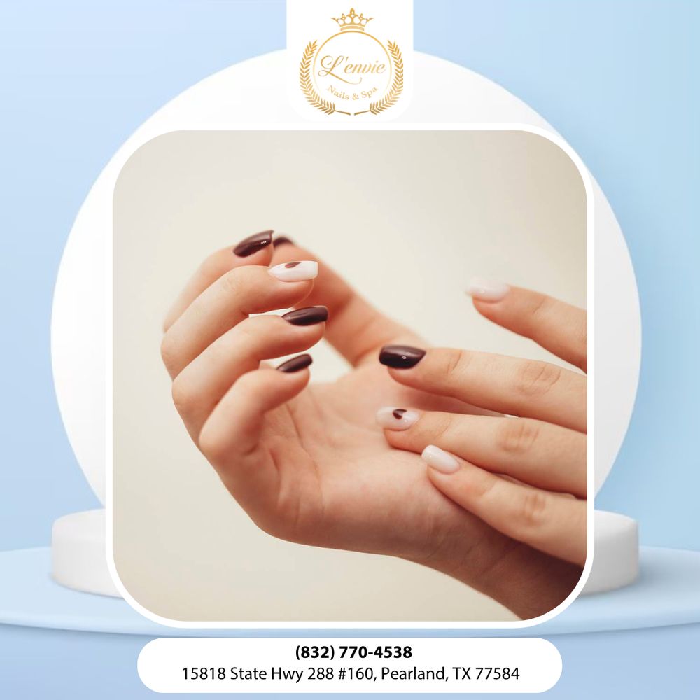 L'envie Nails & Spa Logo