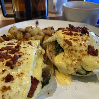 HomeGrown - Leawood - Florentine Benedict (eggs over medium as I'm not a fan of a poached) - Breakfast & Brunch Near Me - Leawood, Kansas HomeGrown - Leawood - Florentine Benedict (eggs over medium as I'm not a fan of a poached) - Breakfast & Brunch Near Me - Leawood, Kansas