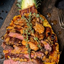 Hergs Eatery - Steak and Salmon Pineapple Bowl