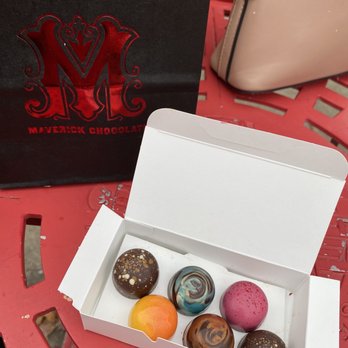 Maverick Chocolate Co - Pb truffle (v), five spice (v), raspberry rose, passion fruit, hazelnut (v), pb (v) - Chocolatiers & Shops Near Me - Cincinnati, Ohio
