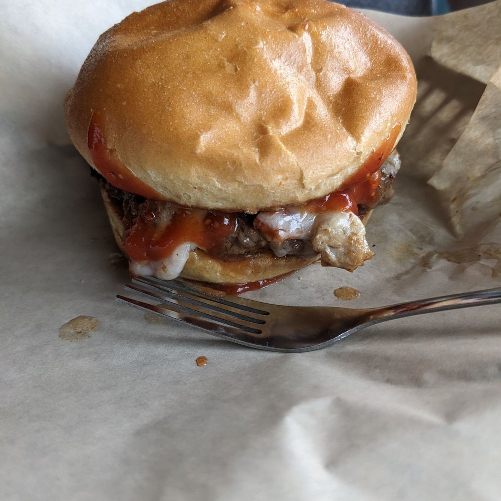 Everett's - The Pulled pork burger: we were most impressed by this - American Near Me - Omaha, Nebraska