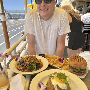 Sunsets Bar - Haole Burger, Fried Rice and Oriental Salad - American Near Me - Capistrano Beach, California