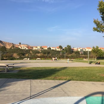 Holleigh Bernson Memorial Park - Basketball courts - Parks Near Me - Los Angeles, California
