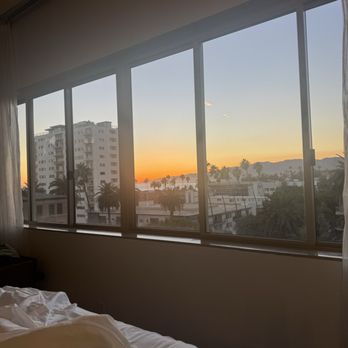 Huntley - Hotels Near Me - Santa Monica, California