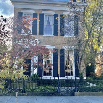 Iron Gate Inn - The Iron Gate Inn - Hotels Near Me - Madison, Indiana
