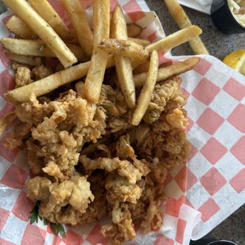 Beacon Bar & Bistro - Fried whole clams - New American Near Me - Naples, Maine