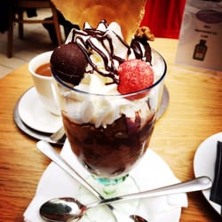 Café Fiedler - Lecker Trüffelbecher mit hausgemachten Pralinen für 6,50€