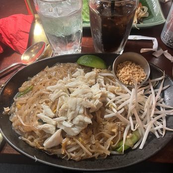 The Dara - Crab pad Thai - Thai Near Me - Baltimore, Maryland