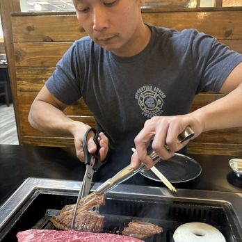 GG Korean BBQ - Cutting the galbi - Korean Near Me - Pine Hills, Florida