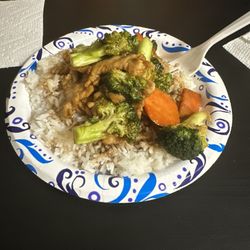 China 88 - Chicken and broccoli with white rice