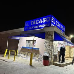 El Tacaso - Estos si son tacos Mexicanos!