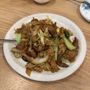 Xiaolong Dumpling - Stir fried flat noodle with beef - Szechuan Near Me - Houston, Texas