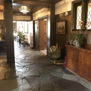 Deer Path Inn - Hotels Near Me - Lake Forest, Illinois