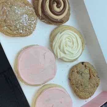 Crumbl - Overland Park - Bakeries Near Me - Overland Park, Kansas Crumbl - Overland Park - Bakeries Near Me - Overland Park, Kansas